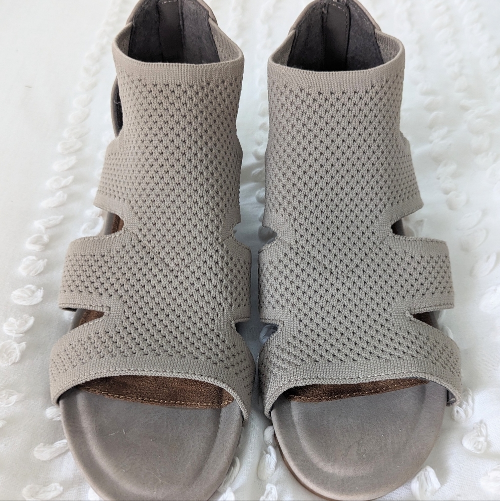 Eurosoft by Sofft Sancia Mist Grey Sandals Size 9